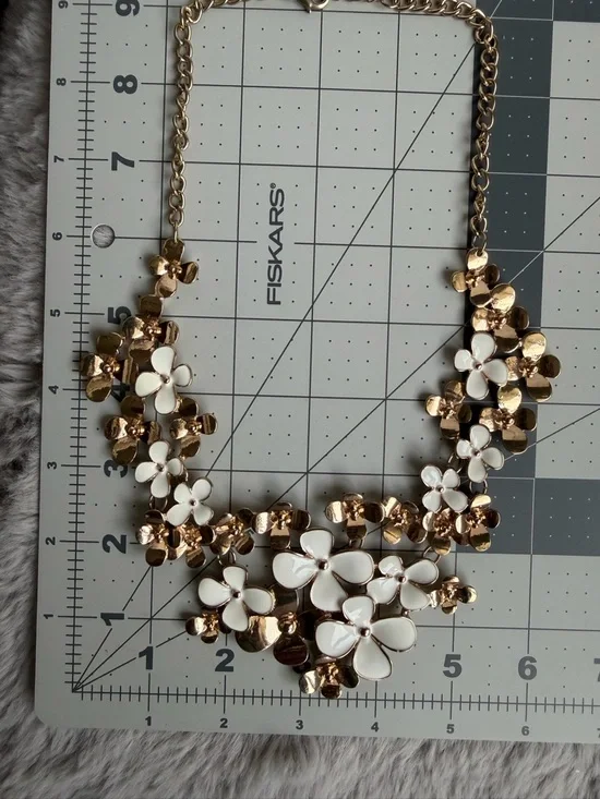 Fashion Elegant Gold & White Enameled Floral Bib 16” + 3” Extension Necklace - Picture 7 of 17